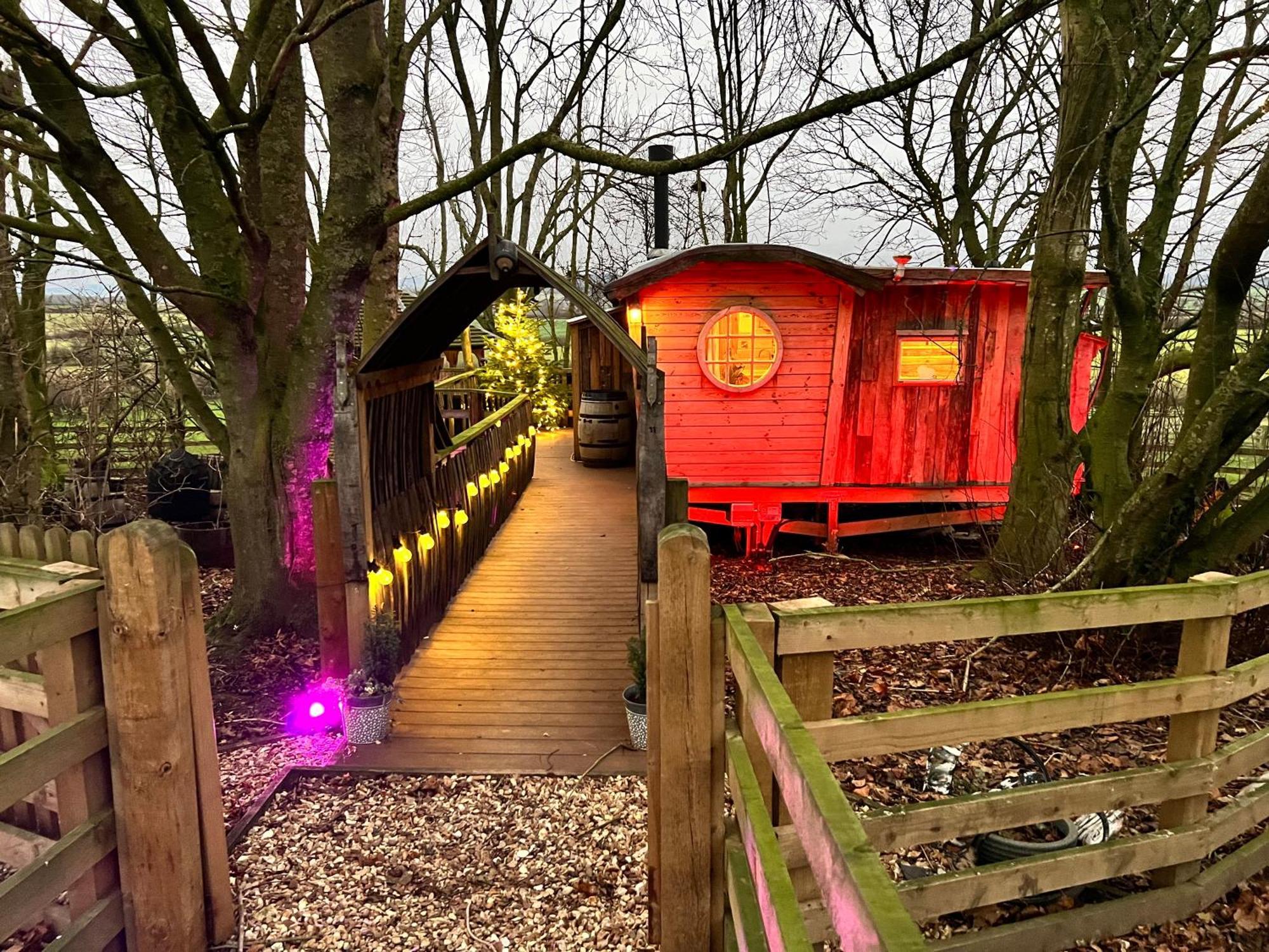 Burtree Country House, Tipi'S, Treehouse & Lodge & House Rooms With Hot Tubs In A Private Garden Thirsk Eksteriør bilde