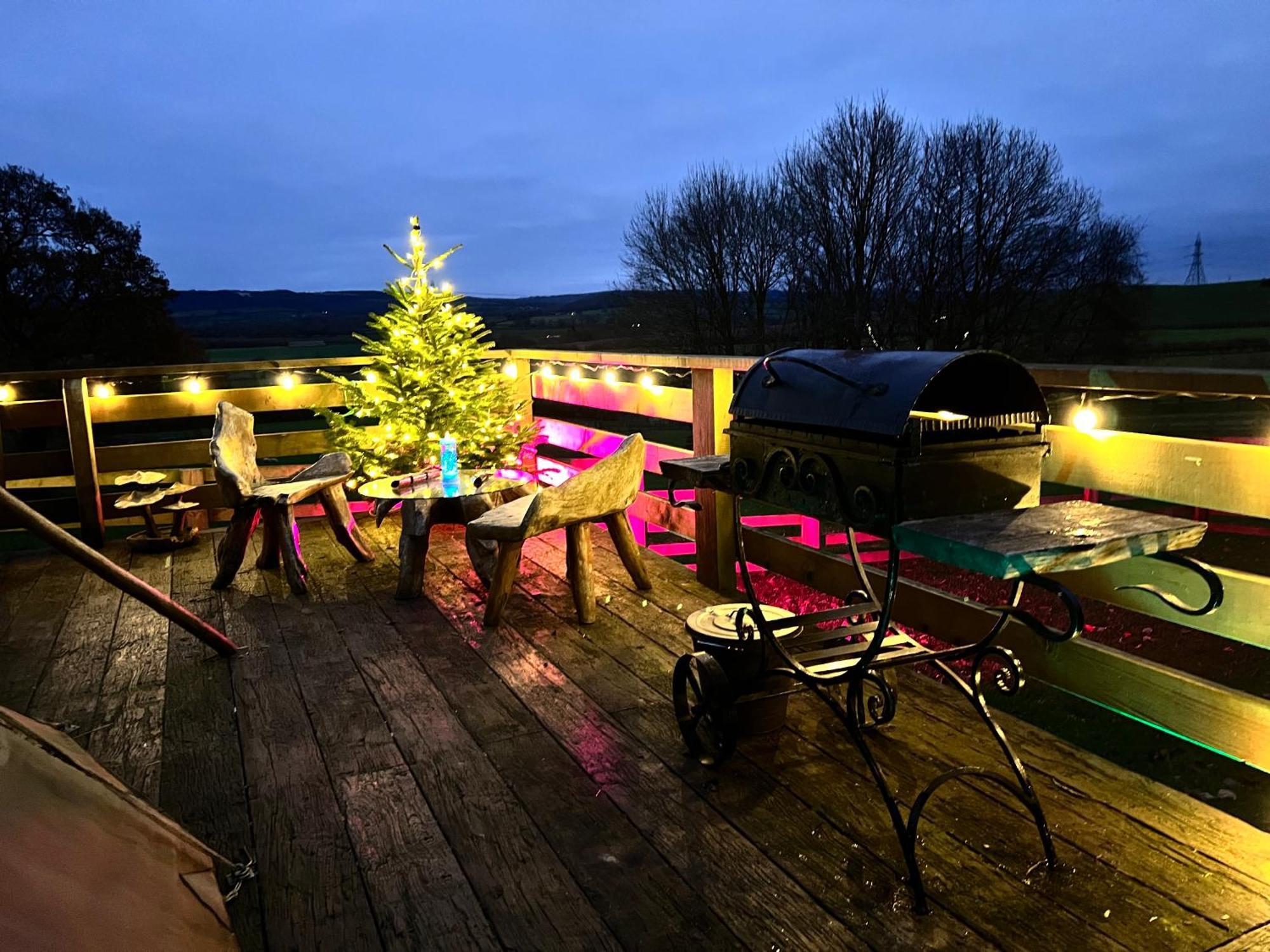 Burtree Country House, Tipi'S, Treehouse & Lodge & House Rooms With Hot Tubs In A Private Garden Thirsk Eksteriør bilde