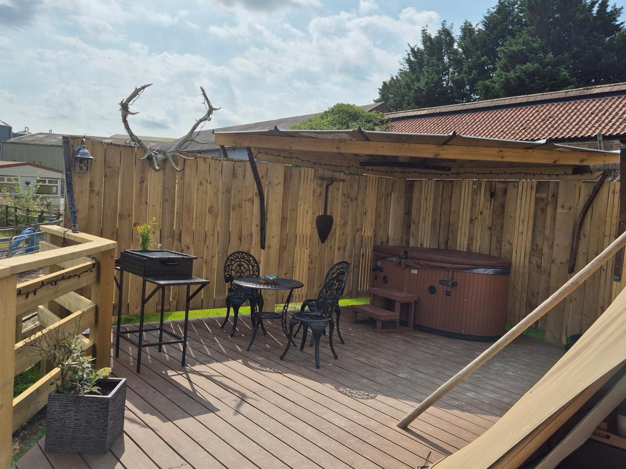 Burtree Country House, Tipi'S, Treehouse & Lodge & House Rooms With Hot Tubs In A Private Garden Thirsk Eksteriør bilde