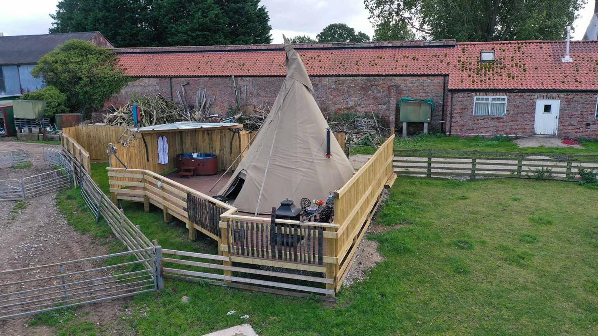 Burtree Country House, Tipi'S, Treehouse & Lodge & House Rooms With Hot Tubs In A Private Garden Thirsk Eksteriør bilde